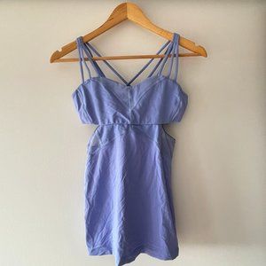 Lululemon cut out top